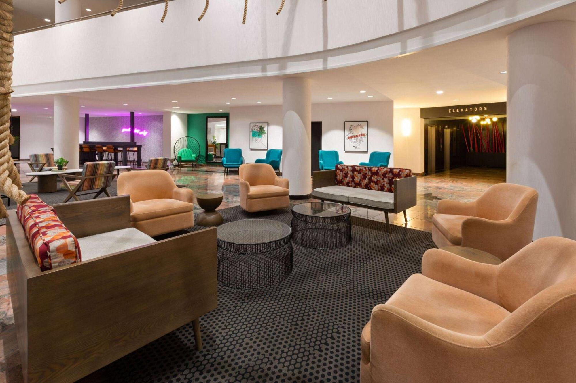 Hotel Wyndham Garden Norfolk Downtown Exterior foto